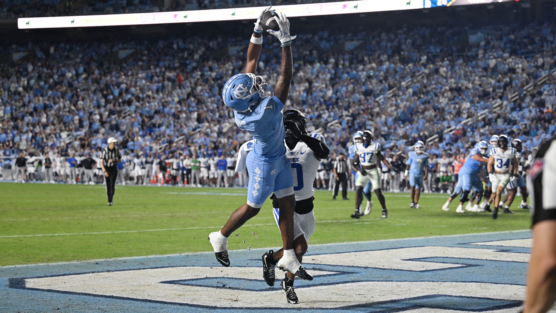 UNC Tar Heels receiver in the end zone